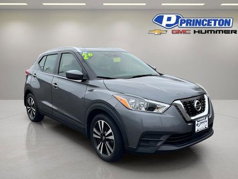 Used 2020 Nissan Kicks SV FWD image 1