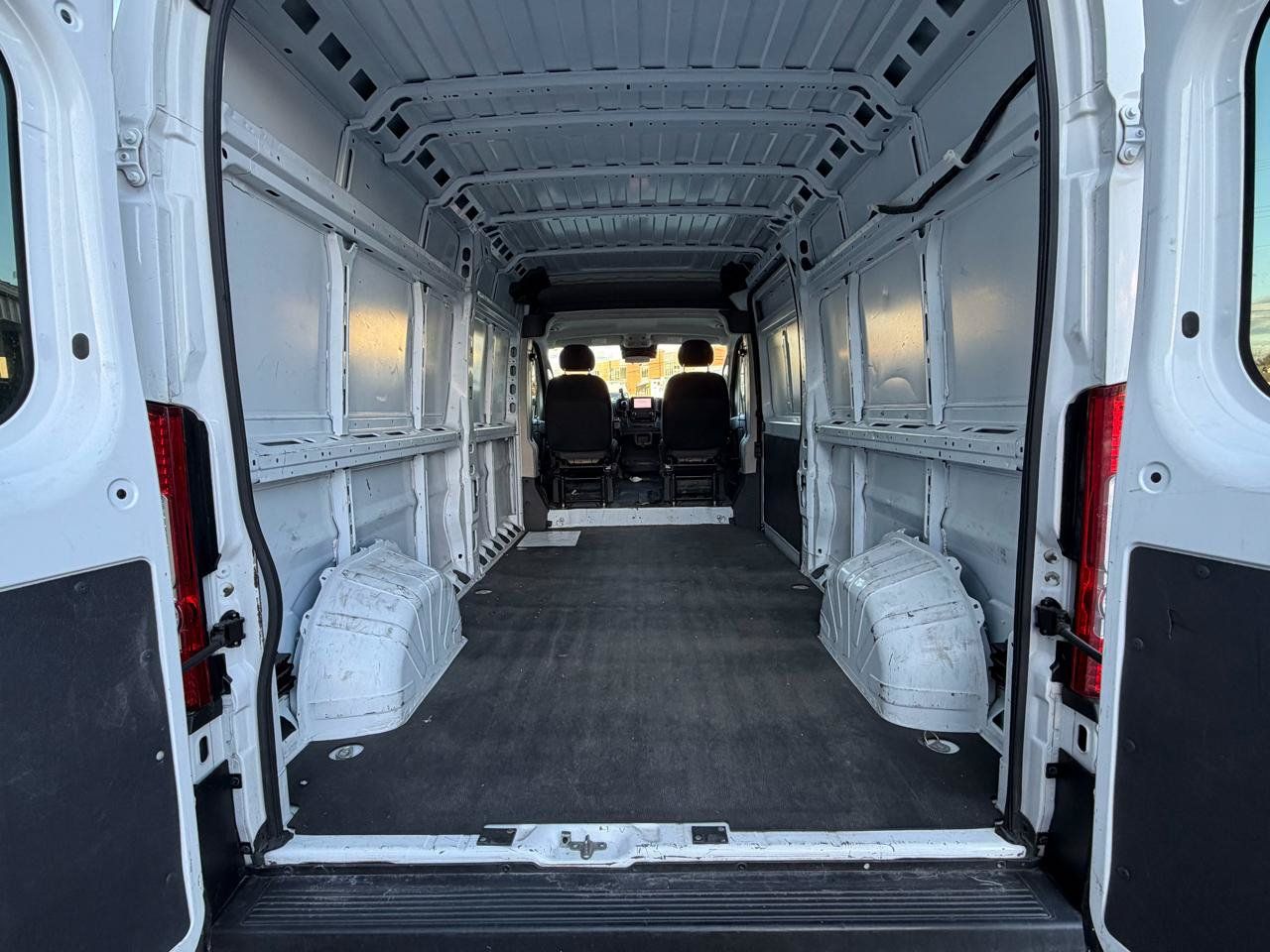 Used 2022 RAM ProMaster 2500 FWD image 11