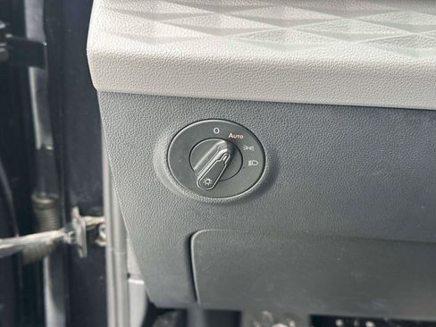 Used 2024 Volkswagen Taos S image 18