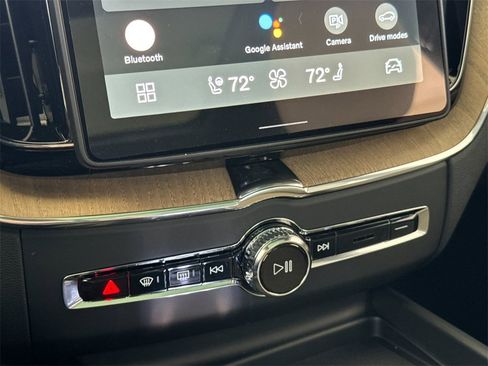 New 2026 Volvo XC60 T8 Plus w/ Protection Package Premier image 20