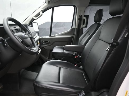 Certified 2025 Ford Transit 150 Low Roof AWD image 19