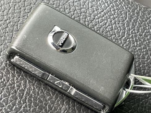 Used 2019 Volvo XC60 T5 Momentum w/ Multimedia Package image 23