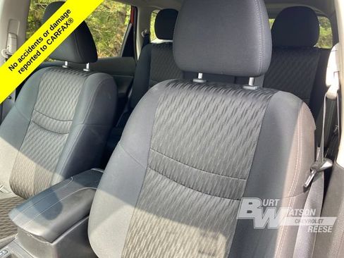 Used 2020 Nissan Rogue S FWD image 12