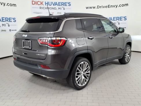 Used 2023 Jeep Compass Limited w/ Elite Group AWD/4WD image 4