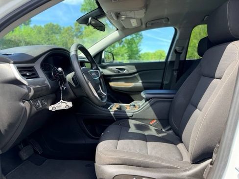 Used 2022 GMC Acadia SLE w/ Driver Convenience Package FWD image 7