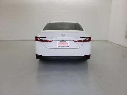 Used 2025 Toyota Camry LE w/ Convenience Package FWD image 7