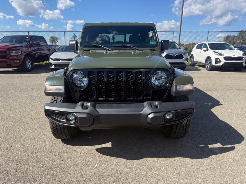 Used 2023 Jeep Gladiator Sport AWD/4WD image 10