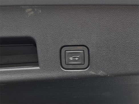 Certified 2025 Chevrolet Traverse RS w/ LPO, Floor Liner Package image 9