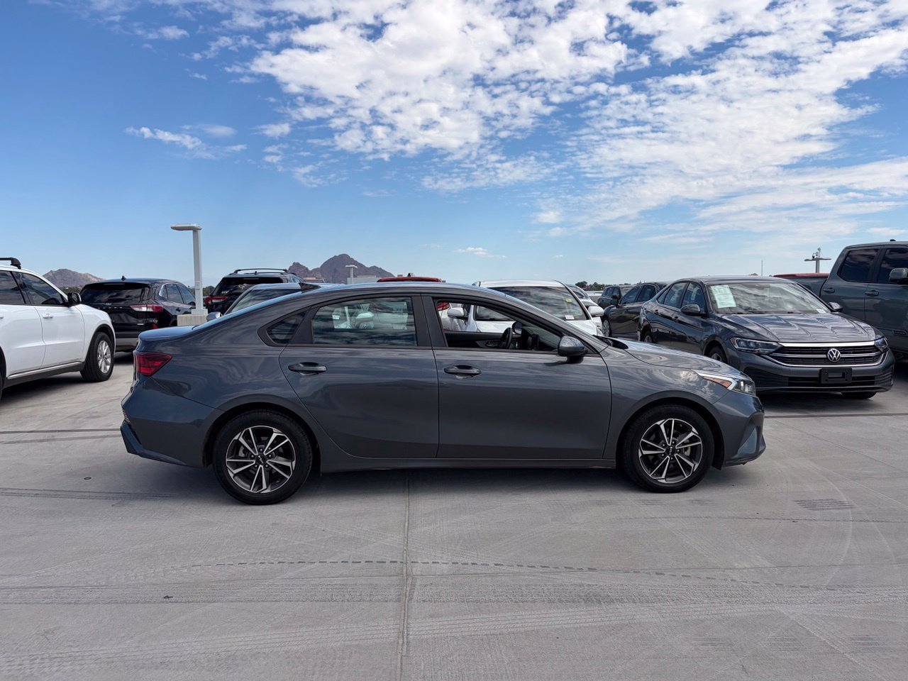 Used 2022 Kia Forte LXS FWD image 3