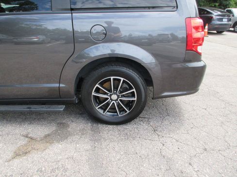 Used 2018 Dodge Grand Caravan GT FWD image 21