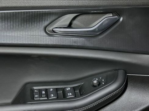 New 2025 Jeep Grand Cherokee L Altitude AWD/4WD image 13