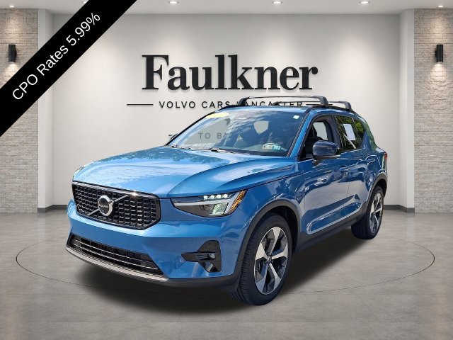 Certified 2023 Volvo XC40 B5 Plus w/ Driver Assist Package AWD/4WD image 3