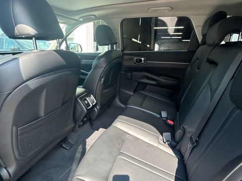 Used 2023 Kia Sorento S w/ Panoramic Sunroof Package FWD image 16
