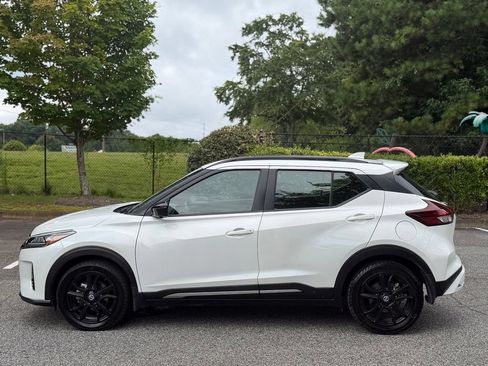 Used 2021 Nissan Kicks SR FWD image 2
