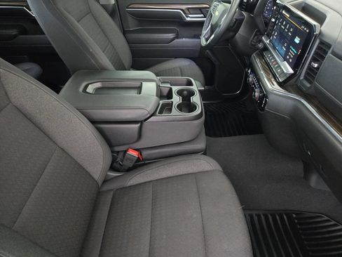 Used 2024 Chevrolet Silverado 1500 LT RWD image 16