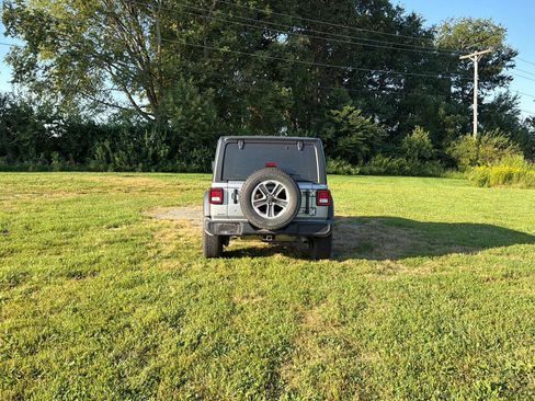Used 2018 Jeep Wrangler Unlimited Sport AWD/4WD image 4
