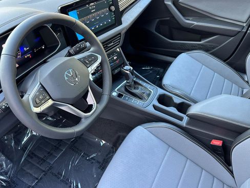New 2026 Volkswagen Jetta SE image 9