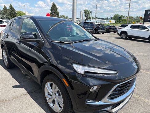 Used 2024 Buick Encore GX Preferred AWD/4WD image 21
