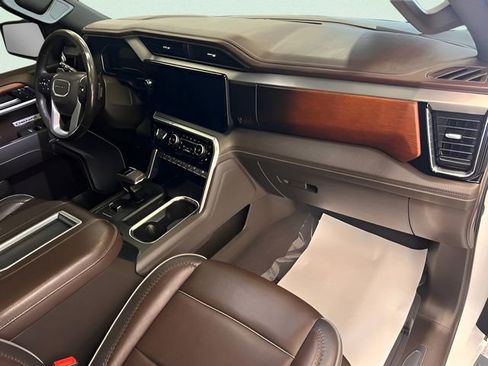 Certified 2022 GMC Sierra 1500 Denali w/ Denali Carbonpro Edition image 12