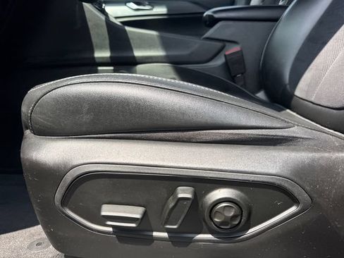 Used 2023 Jeep Grand Cherokee L Laredo RWD image 16