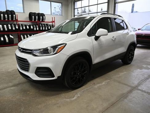 Used 2022 Chevrolet Trax LT w/ Sport Edition image 7