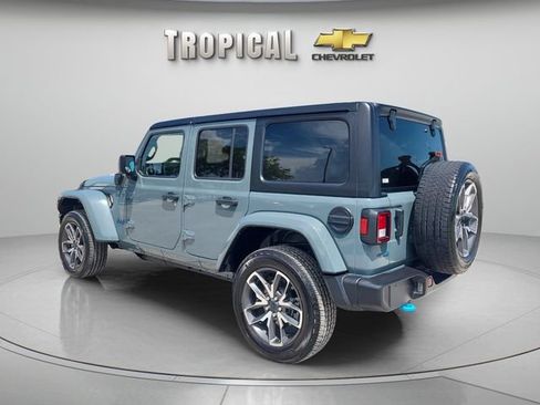 Used 2024 Jeep Wrangler Unlimited AWD/4WD image 3