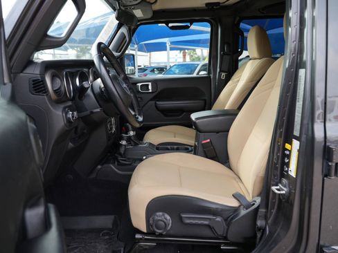 Used 2020 Jeep Gladiator Sport w/ Quick Order Package 24S image 14