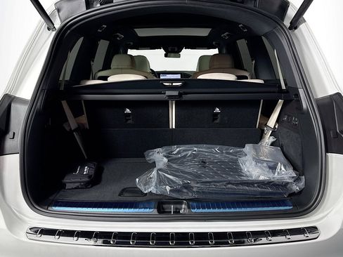 Used 2025 Mercedes-Benz GLS 580 4MATIC image 23