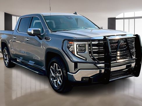 Used 2023 GMC Sierra 1500 SLT image 1