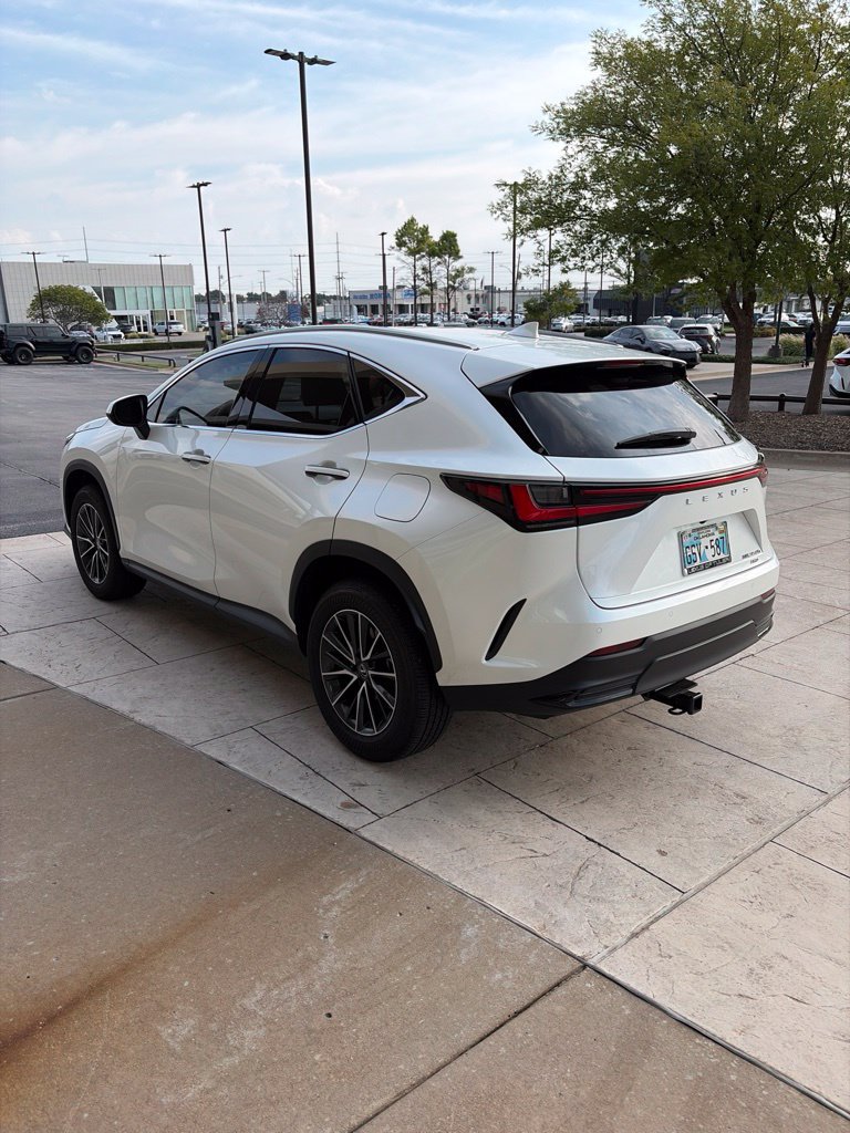 Used 2024 Lexus NX 350h AWD image 11