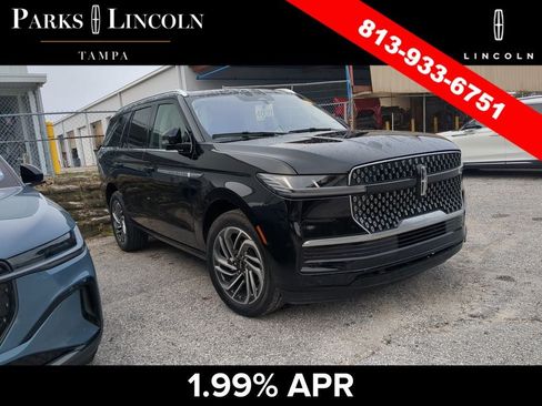 Used 2025 Lincoln Navigator Reserve AWD/4WD image 1