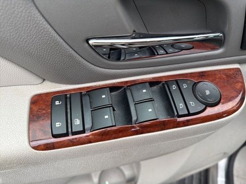 Used 2012 GMC Yukon XL SLT w/ SLT-2 Equipment Package image 22