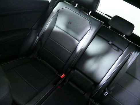 Used 2021 Volkswagen Tiguan SE R-Line AWD/4WD image 12