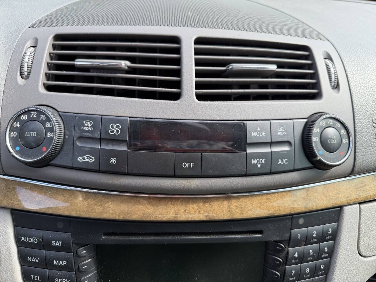 Used 2008 Mercedes-Benz E 350 4MATIC Sedan image 35