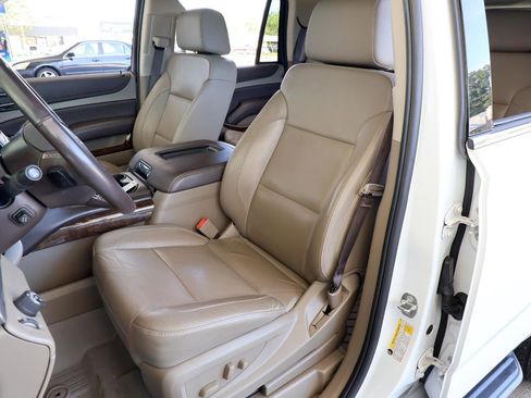 Used 2020 Chevrolet Tahoe LT RWD image 14