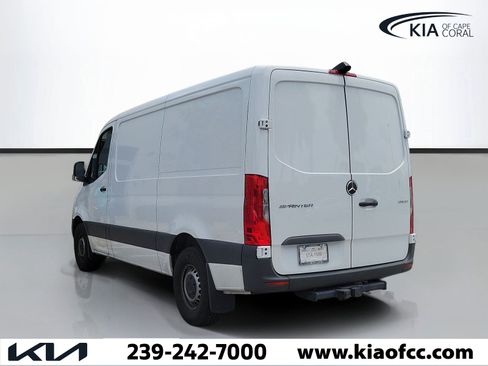 Used 2025 Mercedes-Benz Sprinter 2500 image 4