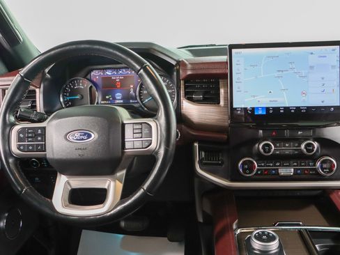 Used 2023 Ford Expedition Limited image 18