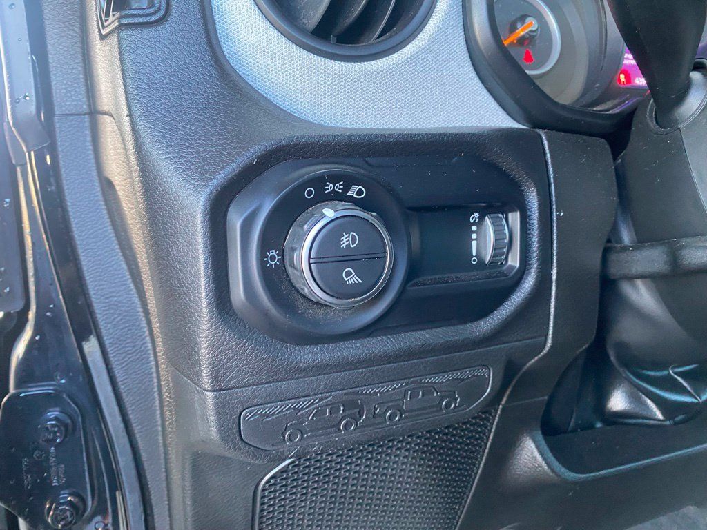 Used 2024 Jeep Gladiator Sport AWD/4WD image 17