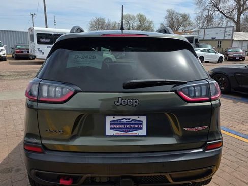 Used 2020 Jeep Cherokee Trailhawk AWD/4WD image 6