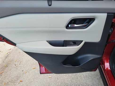 Certified 2021 Nissan Rogue SL image 11