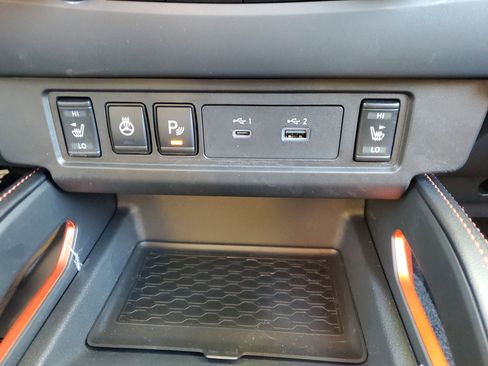 Used 2025 Nissan Frontier Pro-X w/ Pro Premium Package image 25