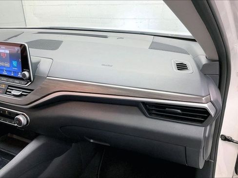 Certified 2024 Nissan Altima 2.5 SV image 14