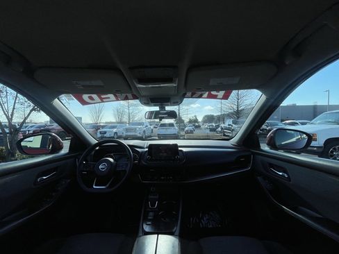 Used 2021 Nissan Rogue SV image 26