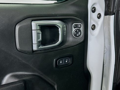 Used 2024 Jeep Wrangler Unlimited AWD/4WD image 15