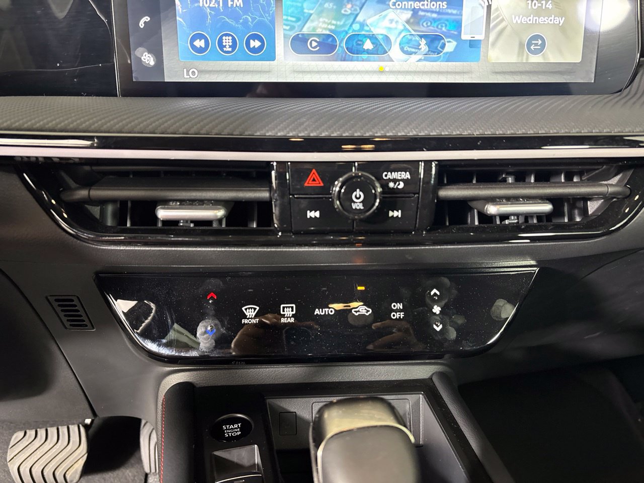 Used 2025 Nissan Kicks SR AWD/4WD image 18