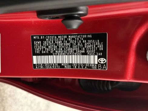 Used 2015 Toyota Corolla LE w/ Body Protection Package #1 FWD image 26