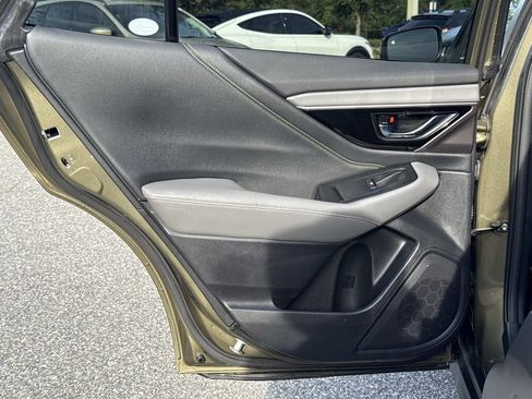 Used 2025 Subaru Outback Onyx Edition image 13