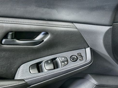 Used 2025 Nissan Sentra S FWD image 15