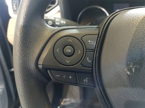 Used 2022 Toyota RAV4 LE image 16