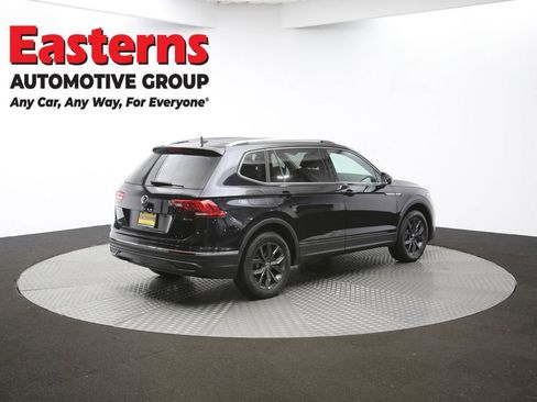 Used 2023 Volkswagen Tiguan SE image 40